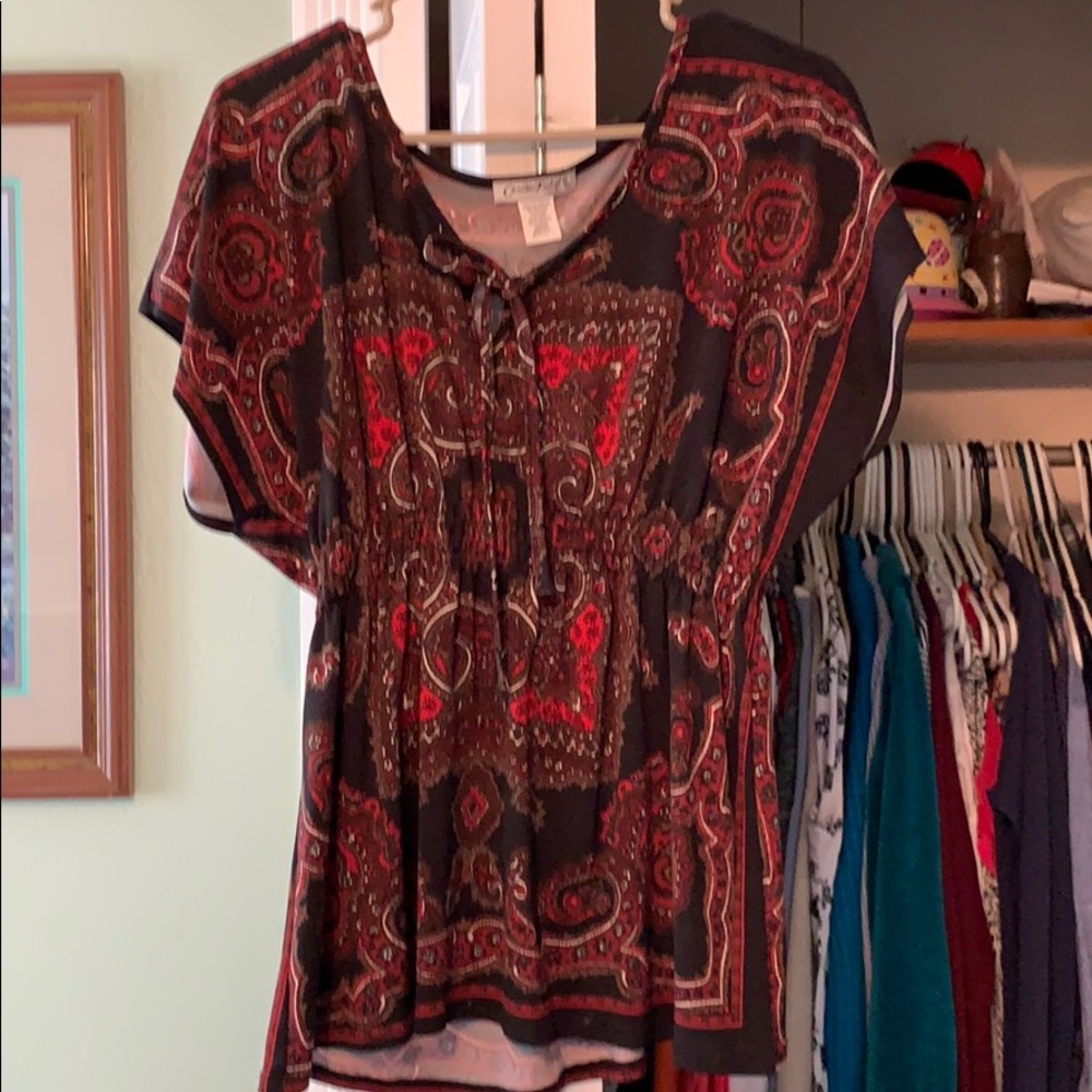 Multi colored short sleeved top